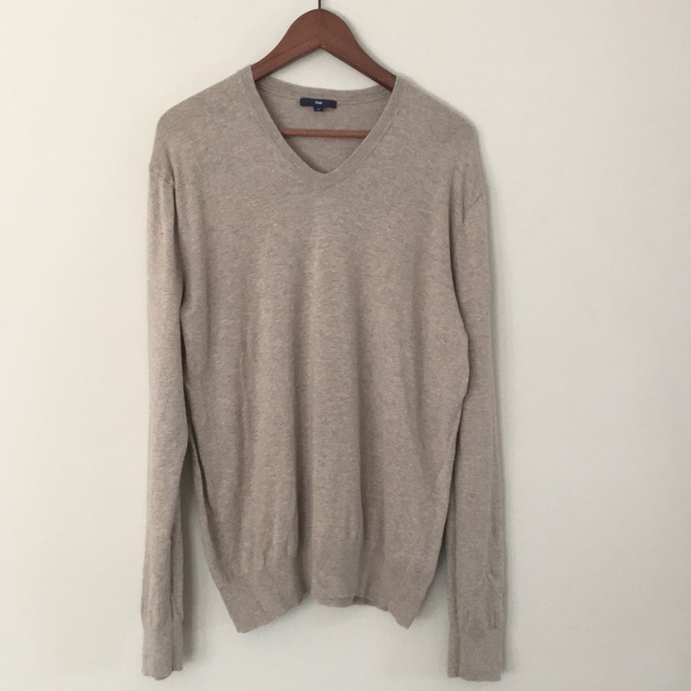 Gap v-neck sweater